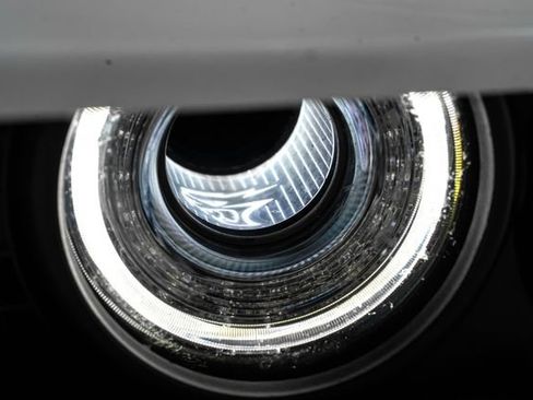 Used 2018 Dodge Challenger SRT Hellcat RWD image 16