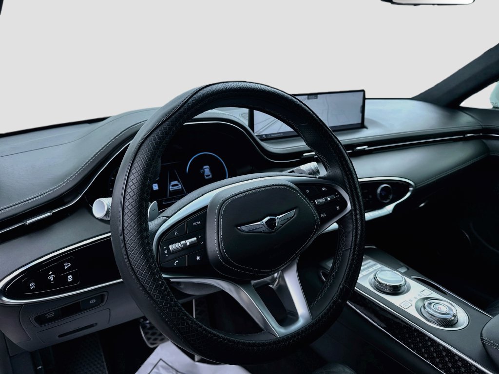 Used 2025 Genesis GV70 3.5T Sport w/ Sport Prestige Package AWD/4WD image 9