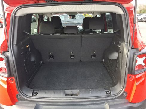 Certified 2023 Jeep Renegade Latitude image 18