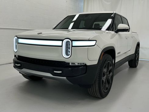 Used 2023 Rivian R1T Adventure image 4
