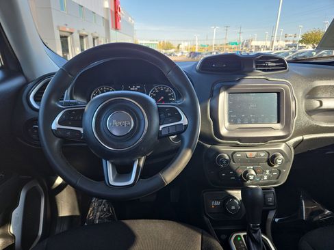Used 2018 Jeep Renegade Latitude image 13