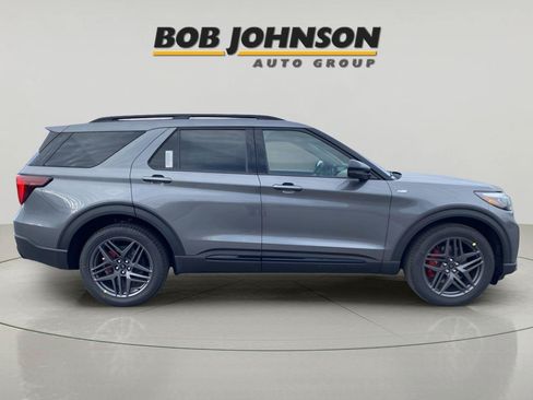 New 2026 Ford Explorer ST-Line w/ ST-Line Street Pack AWD/4WD image 4