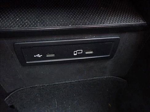 Used 2021 Mercedes-Benz GLC 300 4MATIC image 21