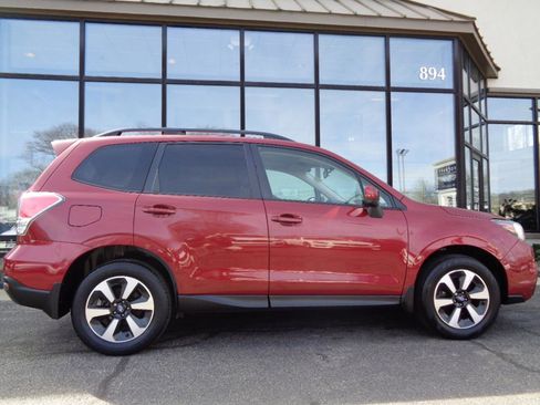 Used 2017 Subaru Forester 2.5i Premium w/ All-Weather Package image 3