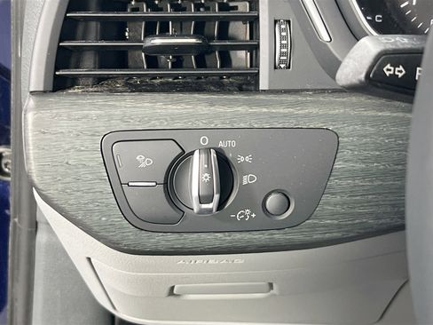 Used 2019 Audi A4 2.0T Premium w/ Convenience Package image 10