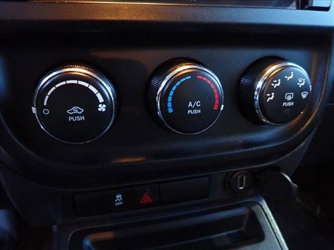 Used 2016 Jeep Patriot Sport w/ Power Value Group image 17