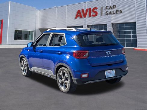 Used 2023 Hyundai Venue SEL image 9