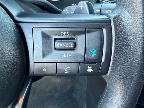 Used 2024 Nissan Rogue SV image 19