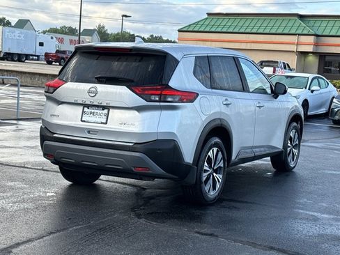 Used 2022 Nissan Rogue SV AWD/4WD image 3