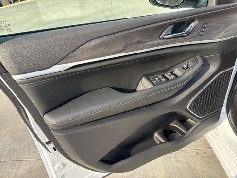 New 2026 Jeep Grand Cherokee Limited Reserve image 18