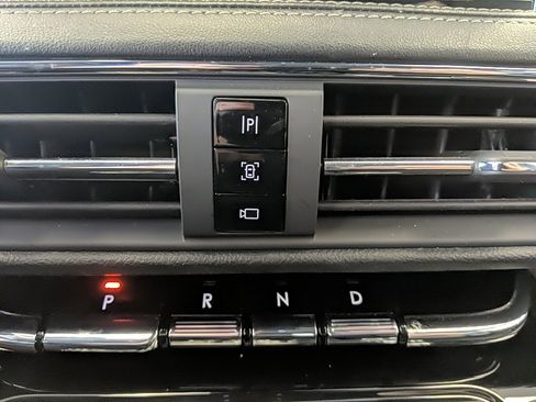 Used 2022 Lincoln Corsair AWD w/ Equipment Group 101A image 19