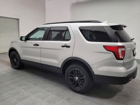 Used 2017 Ford Explorer FWD image 3