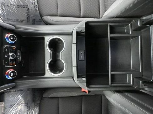 Used 2024 GMC Yukon XL SLE image 34