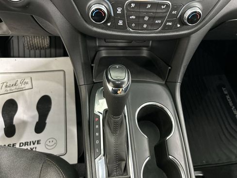 Used 2020 Chevrolet Equinox LT AWD/4WD image 17