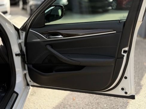 Used 2019 BMW 530e image 16