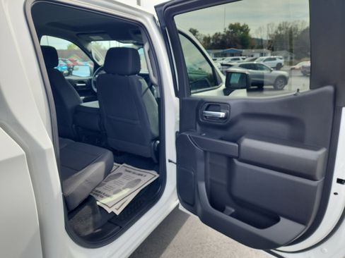 Certified 2023 Chevrolet Silverado 1500 Custom image 27