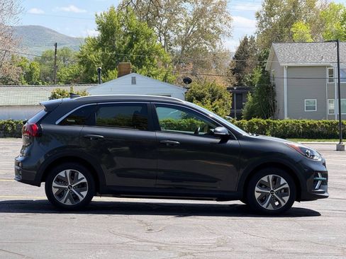 Used 2020 Kia Niro EX Premium FWD image 4