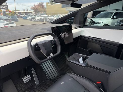 Used 2024 Tesla Cybertruck Cyberbeast AWD/4WD image 30