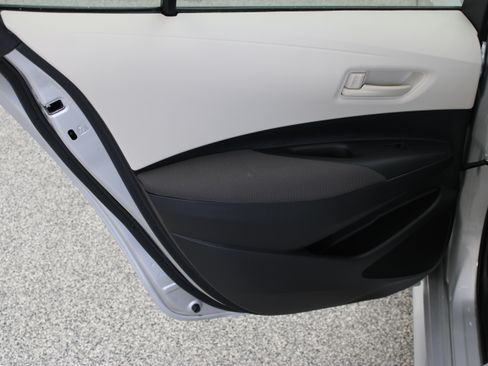 Used 2025 Toyota Corolla LE FWD image 23