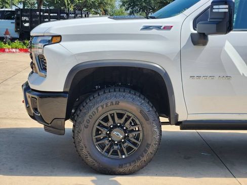 New 2026 Chevrolet Silverado 2500 ZR2 AWD/4WD image 16