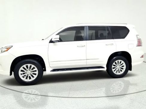 Used 2017 Lexus GX 460 Premium w/ Premium Package AWD/4WD image 4