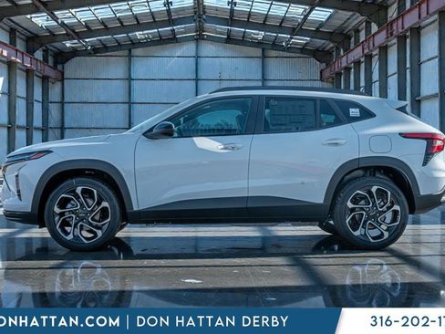 New 2026 Chevrolet Trax RS image 2