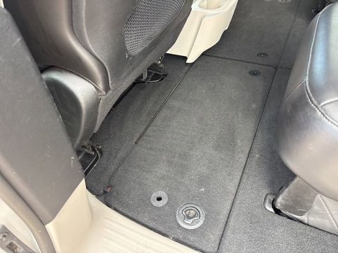 Used 2024 Chrysler Pacifica Touring-L image 19