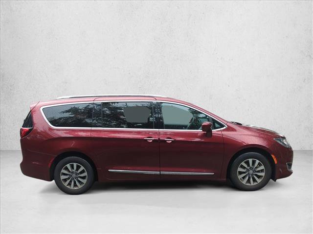 Used 2020 Chrysler Pacifica Touring-L FWD image 4