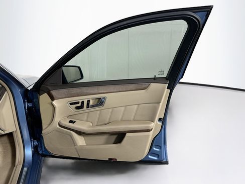 Used 2011 Mercedes-Benz E 350 Sedan image 29