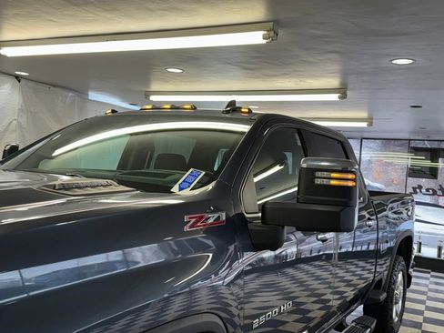 Used 2020 Chevrolet Silverado 2500 LTZ w/ LTZ Premium Package image 39