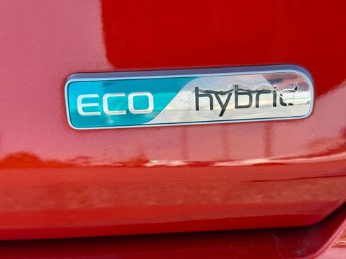 Used 2022 Kia Niro LXS image 9