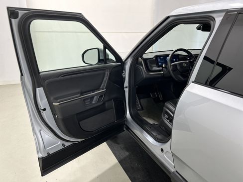 Used 2024 Rivian R1T Adventure Dual AWD/4WD image 16