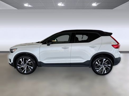 Used 2020 Volvo XC40 T5 R-Design w/ Protection Package Premier AWD/4WD image 2