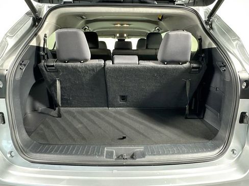 Used 2023 Toyota Highlander LE AWD/4WD image 26