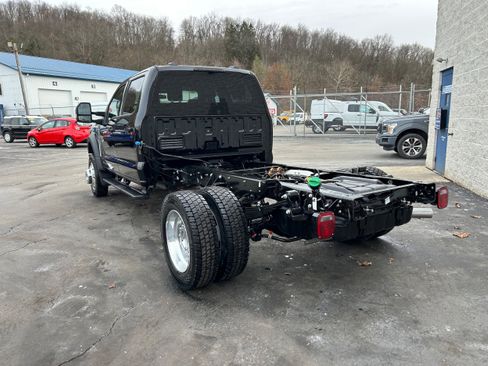 New 2026 Ford F550 4x4 Crew Cab image 9