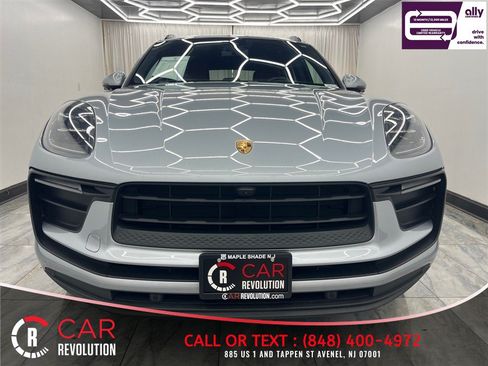 Used 2022 Porsche Macan w/ Premium Package Plus AWD/4WD image 2