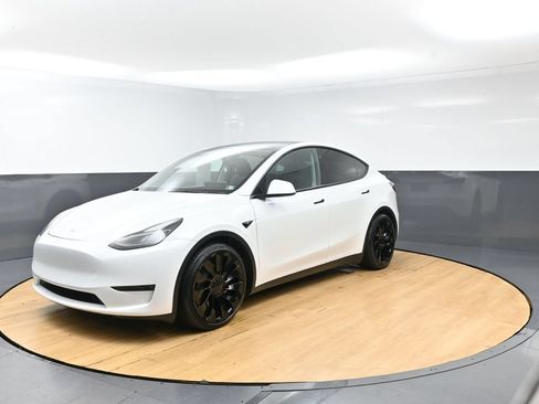Used 2023 Tesla Model Y Performance AWD/4WD image 4