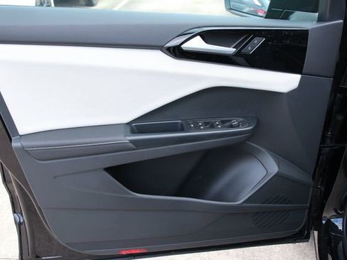 New 2026 Volkswagen Taos S image 13