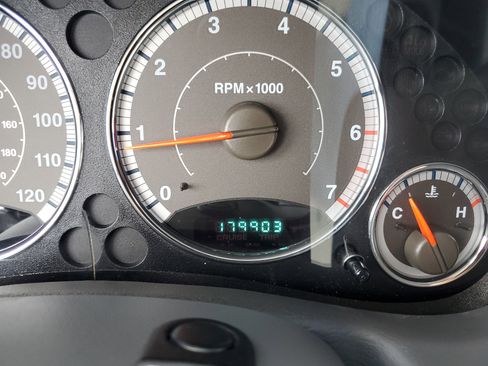 Used 2006 Jeep Liberty Limited image 19