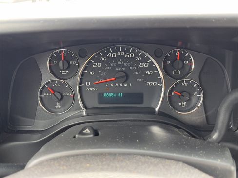 Used 2010 Chevrolet Express 2500 image 21