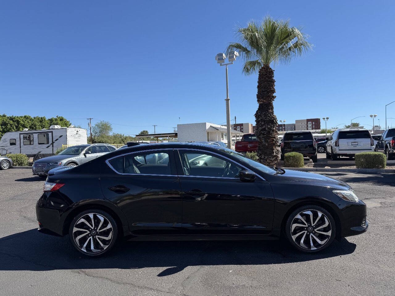Used 2018 Acura ILX w/ Special Edition Package FWD image 4
