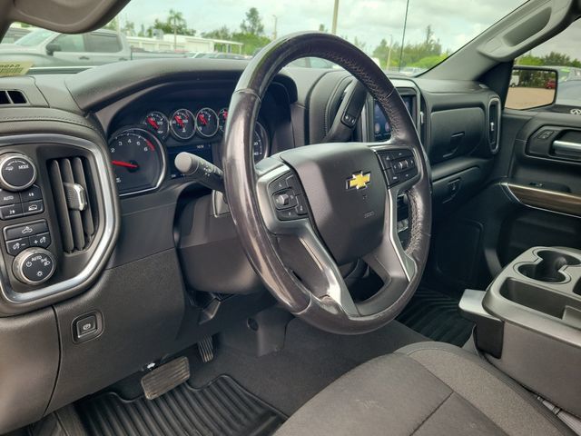 Used 2021 Chevrolet Silverado 1500 LT AWD/4WD image 16