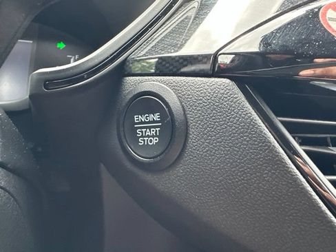 Used 2025 Ford Escape ST-Line Select AWD/4WD image 37
