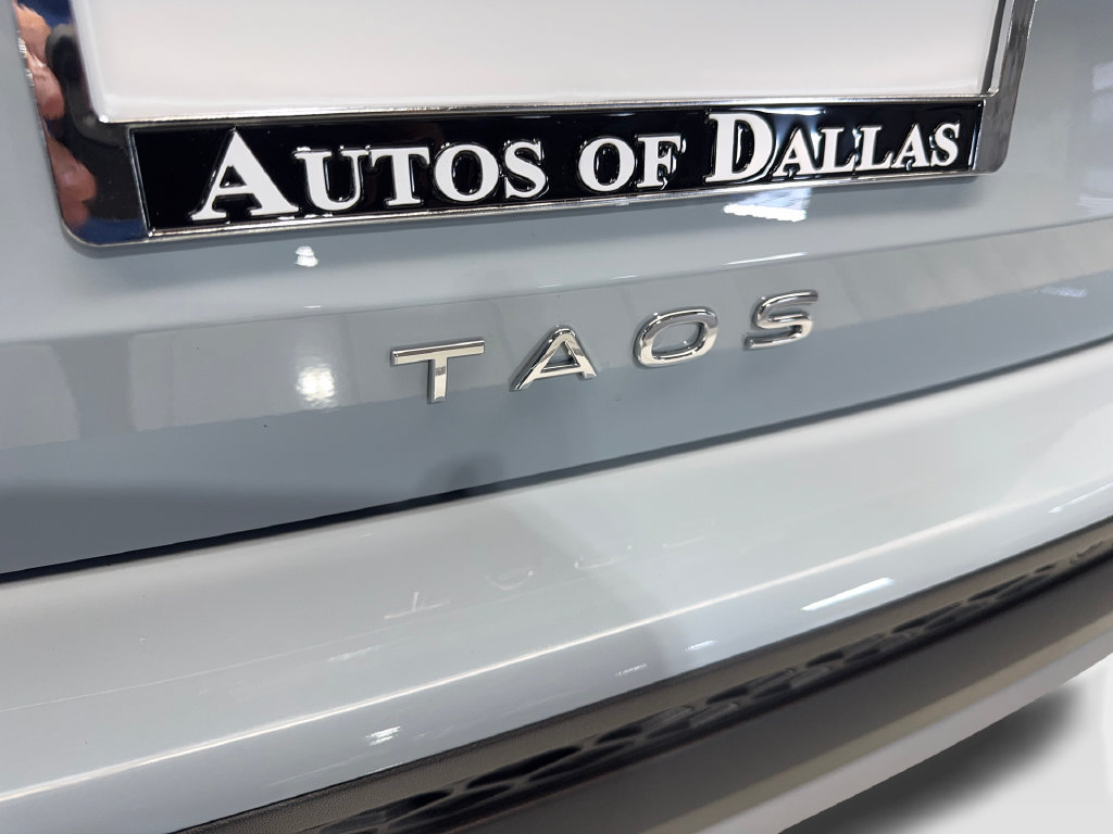 Used 2025 Volkswagen Taos SE FWD image 24