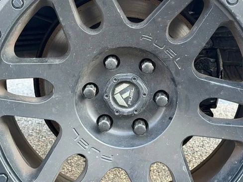 Used 2018 GMC Canyon SLT image 23