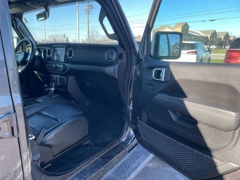 Used 2022 Jeep Wrangler Unlimited Sahara w/ Cold Weather Group image 39