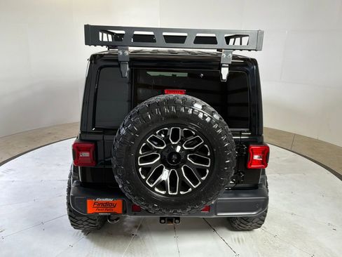 Used 2019 Jeep Wrangler Unlimited Sahara w/ Uconnect 4C Nav & Sound Group AWD/4WD image 5