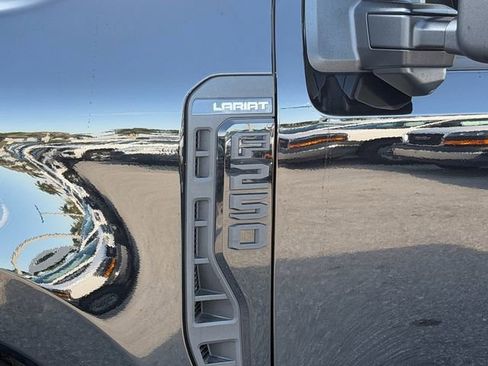 Certified 2025 Ford F250 Lariat w/ Black Appearance Package AWD/4WD image 5