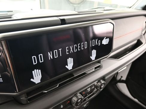 New 2025 Jeep Wrangler Rubicon w/ Xtreme 35 Tire Package image 19