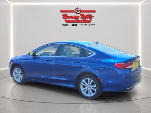 Used 2017 Chrysler 200 Limited Platinum FWD image 3